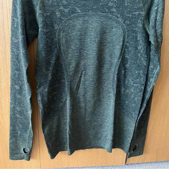 Lululemon long sleeve shirt, beautiful pattern of flowers. Olive green, like new - Picture 3 of 12